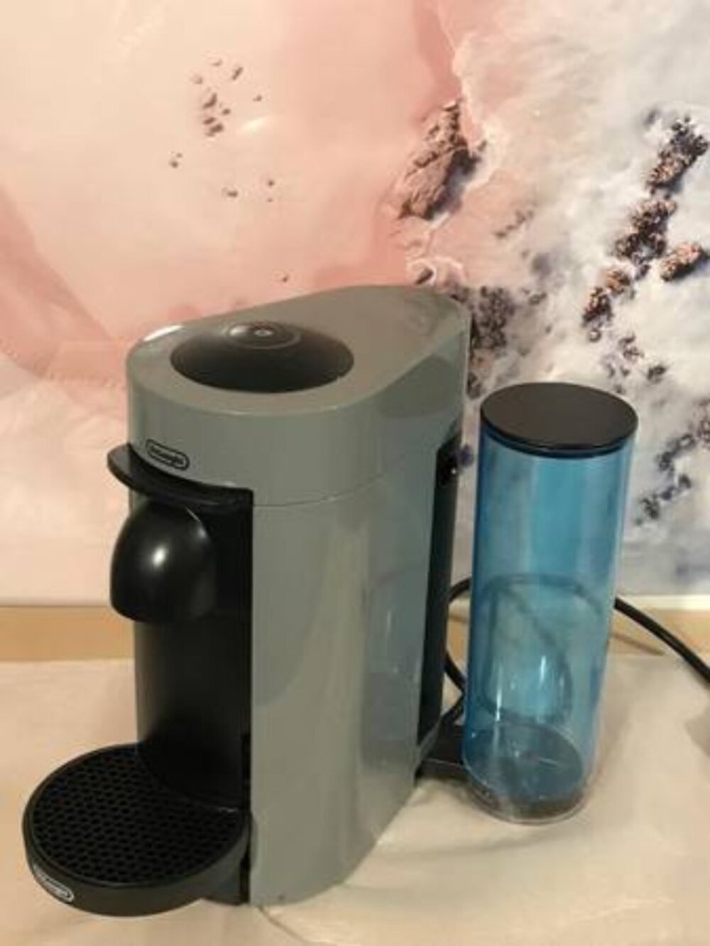 Nespresso Vertuo Deluxe Coffee and Expresso Maker (in Grigio Grey)